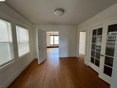 Photo of 1727 ALCATRAZ AVE Ave, Berkeley, CA 94703 (MLS # 41129092)