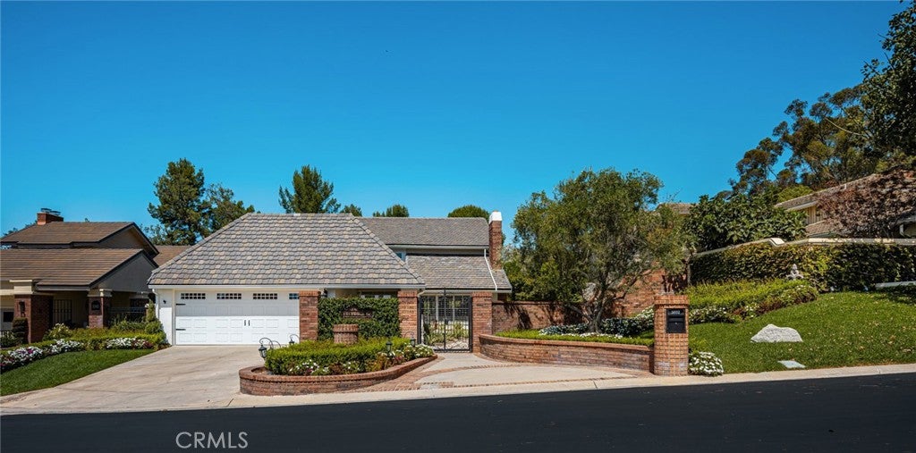 5603 E Crest De Ville