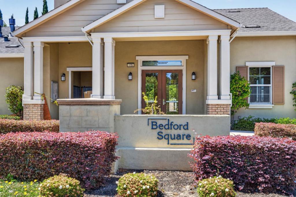 461 Bedford Loop