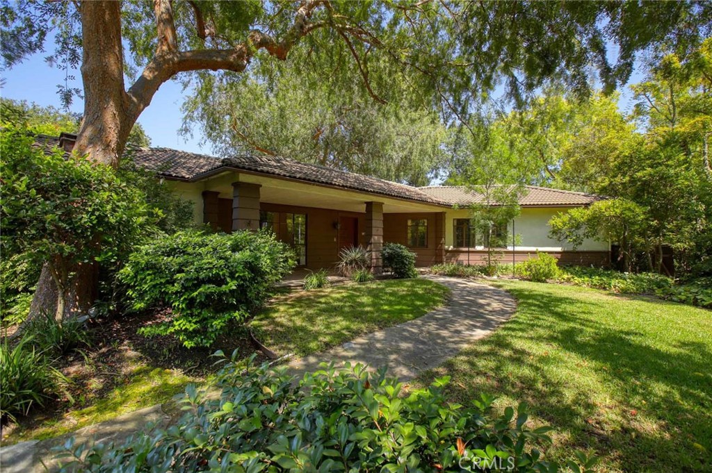 1075 Pine Oak Lane