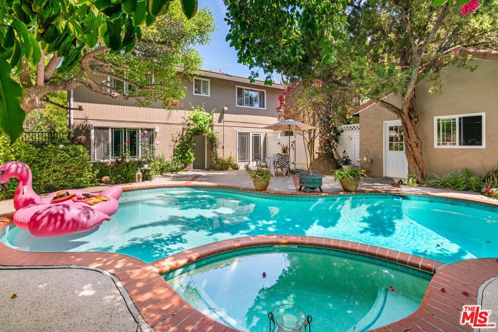 Photo of 4963 Haskell Avenue, Encino, CA 91436 (MLS # 25528987)
