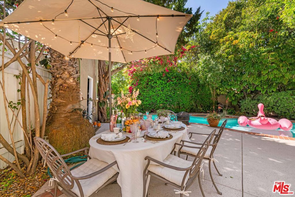 Photo of 4963 Haskell Avenue, Encino, CA 91436 (MLS # 25528987)