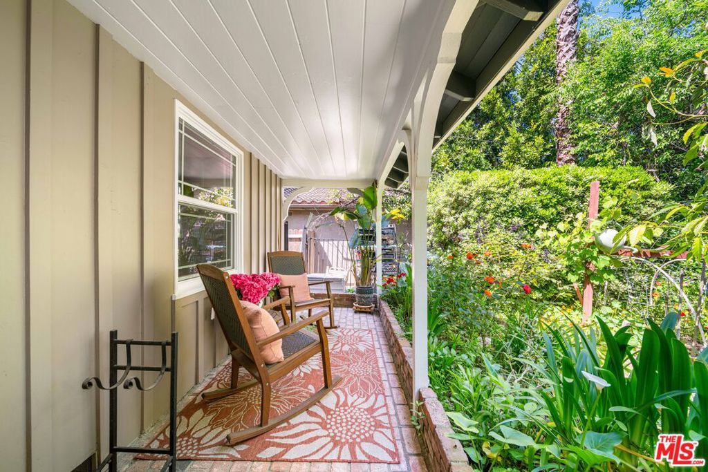 Photo of 4963 Haskell Avenue, Encino, CA 91436 (MLS # 25528987)