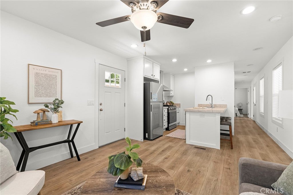 567 E Lassen Avenue 102