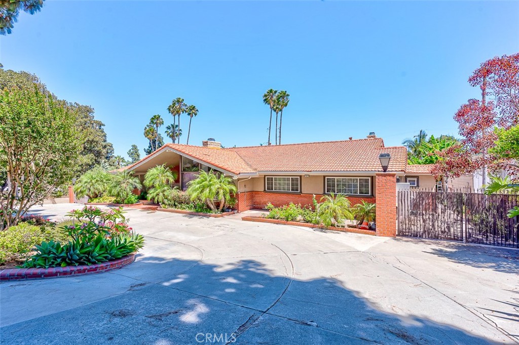 2960 Terraza Place