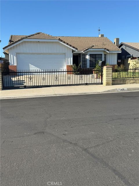 149 E 211th Street Carson CA 90745