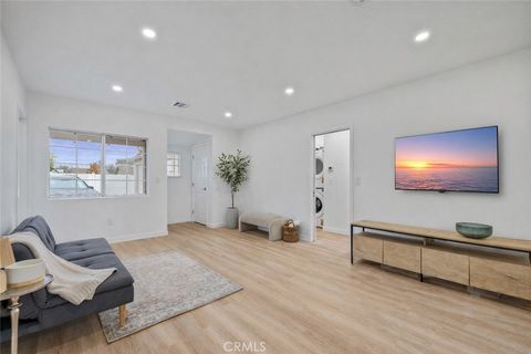 Photo of 13279 Pierce Street, Pacoima, CA 91331 (MLS # SR26001580)