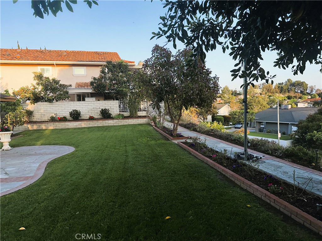 2120 E White Lantern Lane