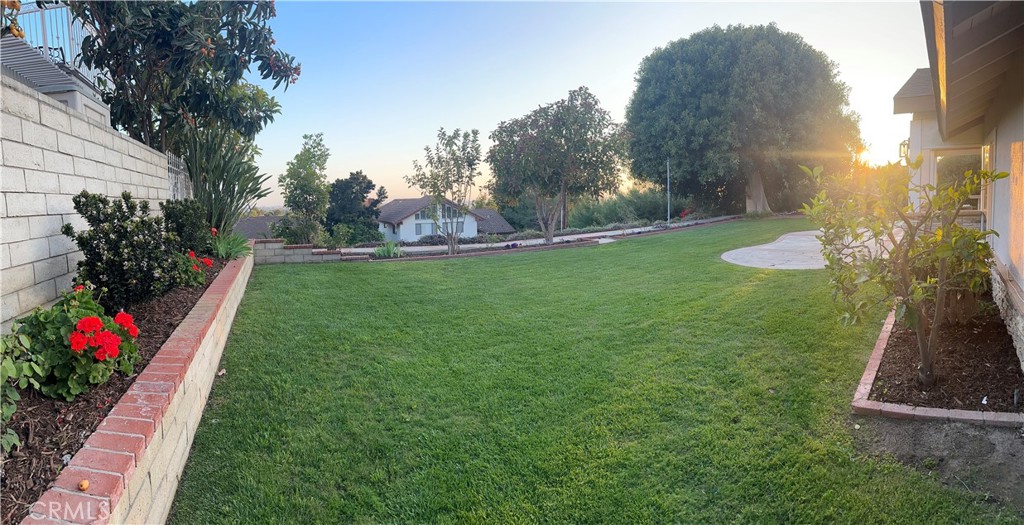 2120 E White Lantern Lane