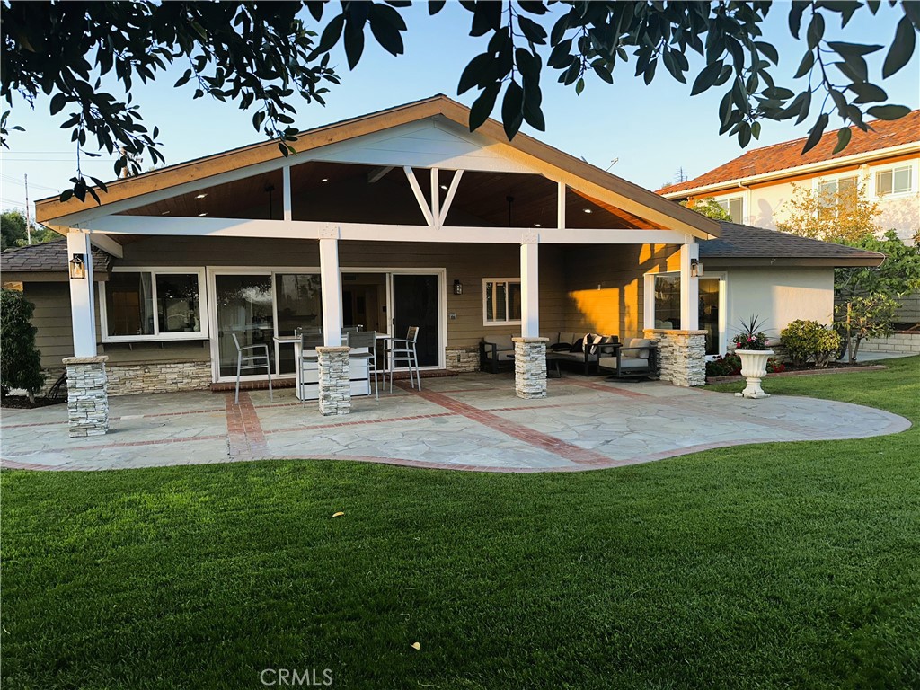 2120 E White Lantern Lane
