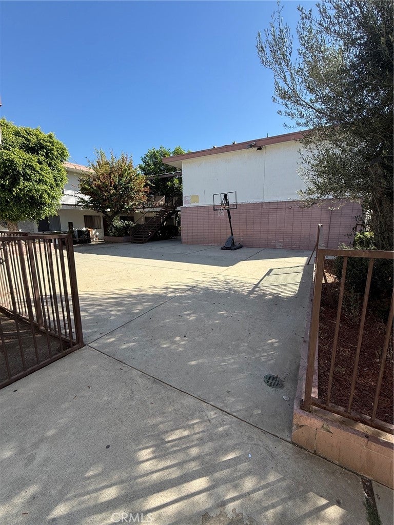 13040 Dronfield Ave 1