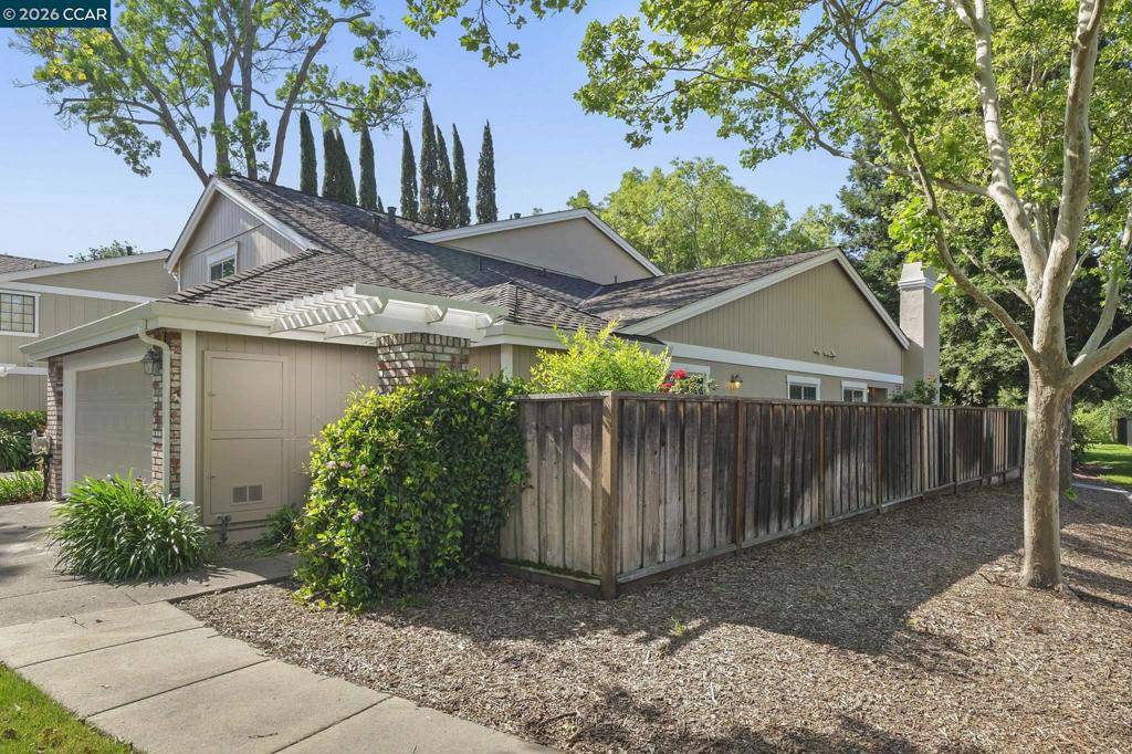 1000 Shady Creek Pl