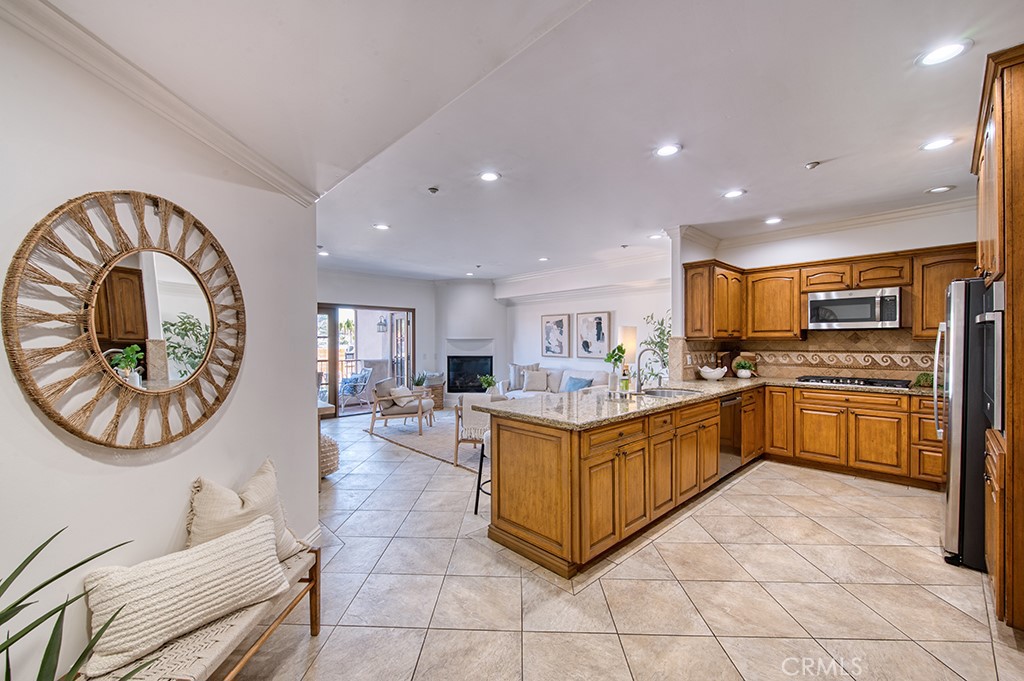 1520 N. El Camino Real 11