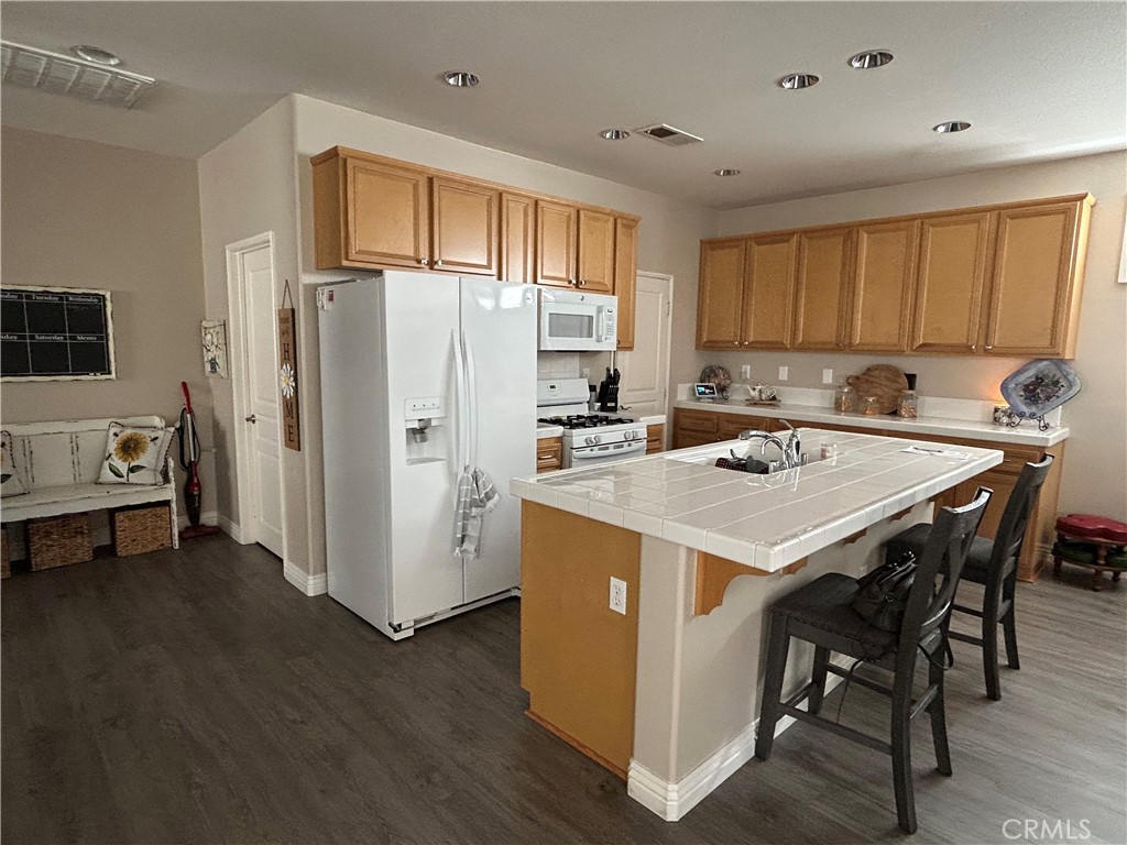 Four Seasons - Residential