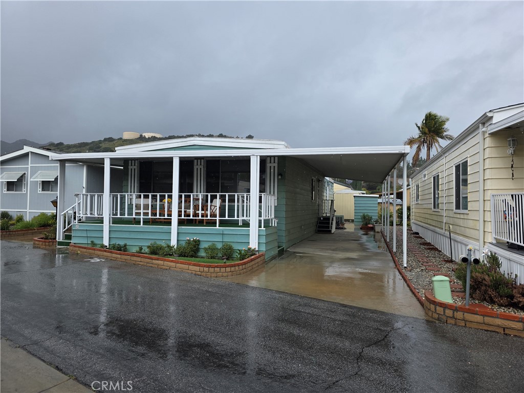 11401 Topanga Cyn Boulevard 76