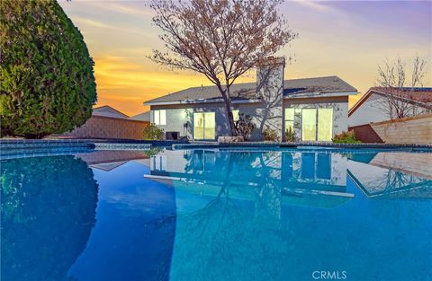 Photo of 1732 W Holguin Street, Lancaster, CA 93534 (MLS # SR26011881)