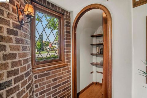 Photo of 1087 Hubert Rd, Oakland, CA 94610 (MLS # 41133275)
