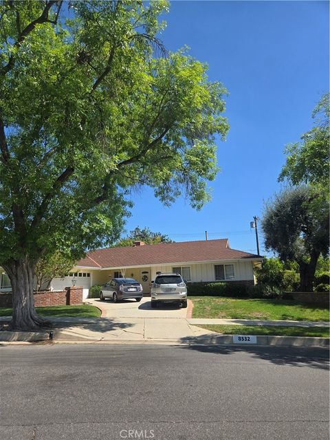 8532 Nevada West Hills CA 91304