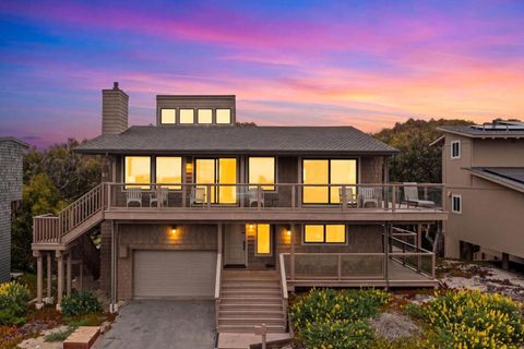 Photo of 83 Puffin Lane, Watsonville, CA 95076 (MLS # ML82054267)