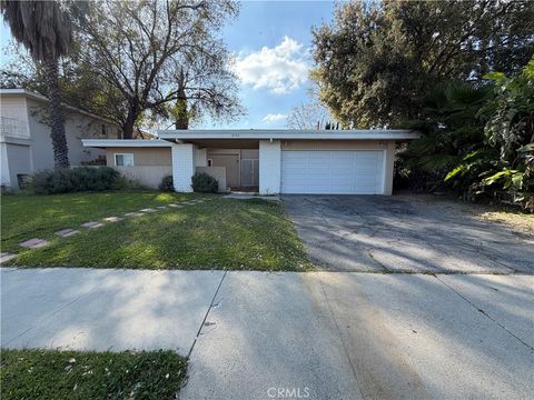 8757 Lurline Avenue Winnetka CA 91306