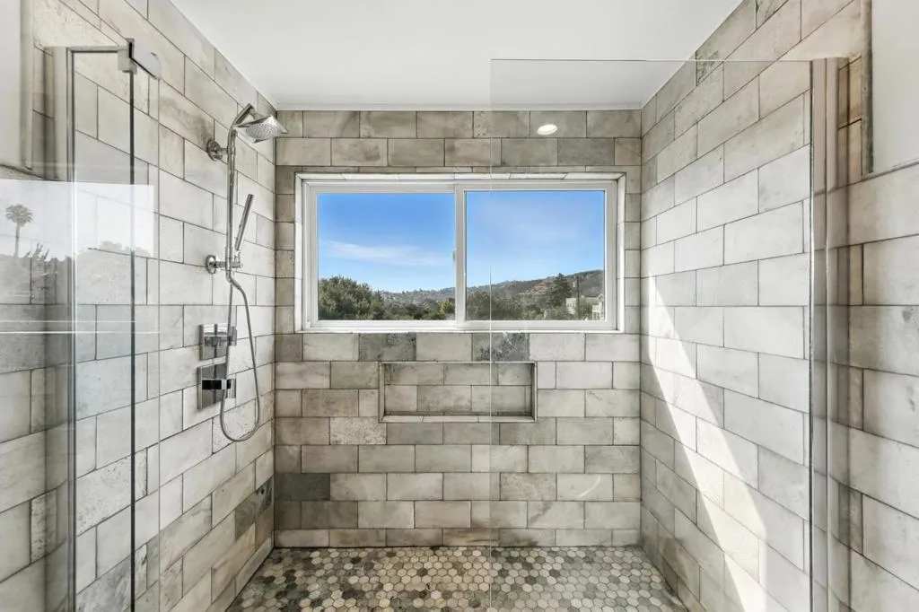 Belmont, California 94002, United States, 5 Bedrooms Bedrooms, ,4 BathroomsBathrooms,Residential,Active,198916