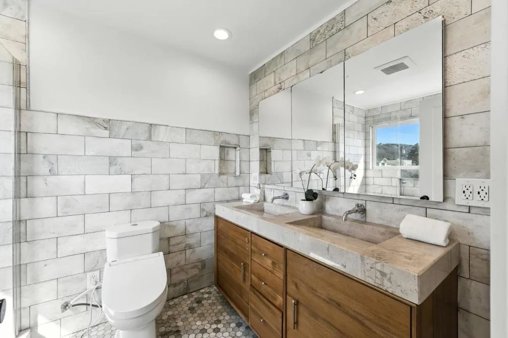 Belmont, California 94002, United States, 5 Bedrooms Bedrooms, ,4 BathroomsBathrooms,Residential,Active,198916