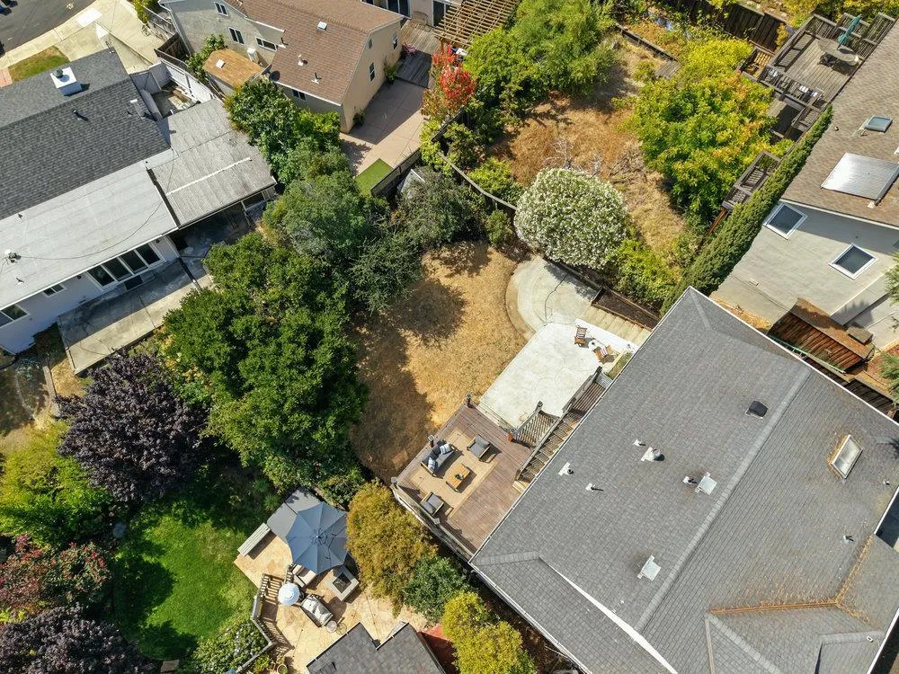 Belmont, California 94002, United States, 5 Bedrooms Bedrooms, ,4 BathroomsBathrooms,Residential,Active,198916