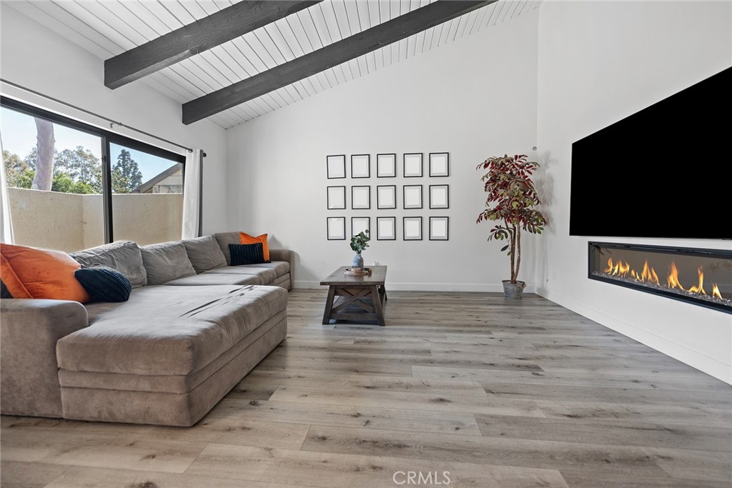 2514 N Tustin Avenue 71