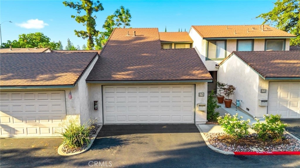 836 E Ponderosa DR