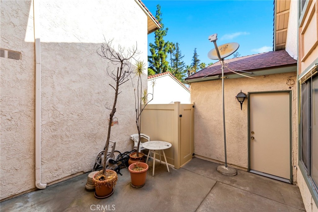 836 E Ponderosa