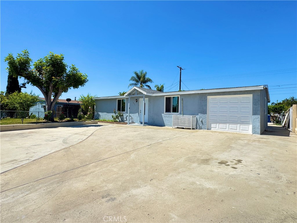 437 N Begonia