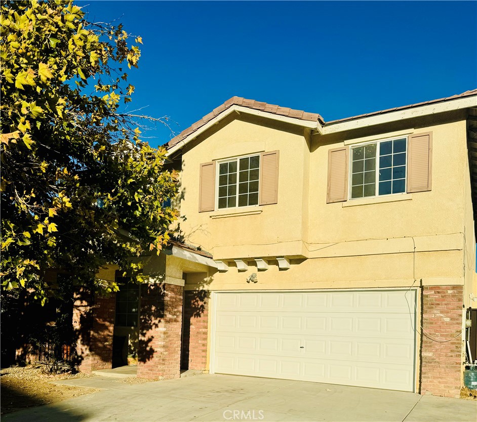 Move-In ready in West Lancaster! This beautiful 4-bedroom, 2.5 bath home with 2,162 sq. ft. is ready to welcome its next happy owners! Freshly painted inside with brand-new upstairs flooring, it’s completely move-in ready—just bring your furniture and start making memories. Soaring ceilings in the living room flood the space with light, while the open layout is perfect for everyday living and weekend entertaining. The spacious backyard is ready for BBQs, play, or relaxing under the stars. With schools, shopping, and parks just minutes away, this is the perfect place to call home. Don’t wait—your dream lifestyle starts here!