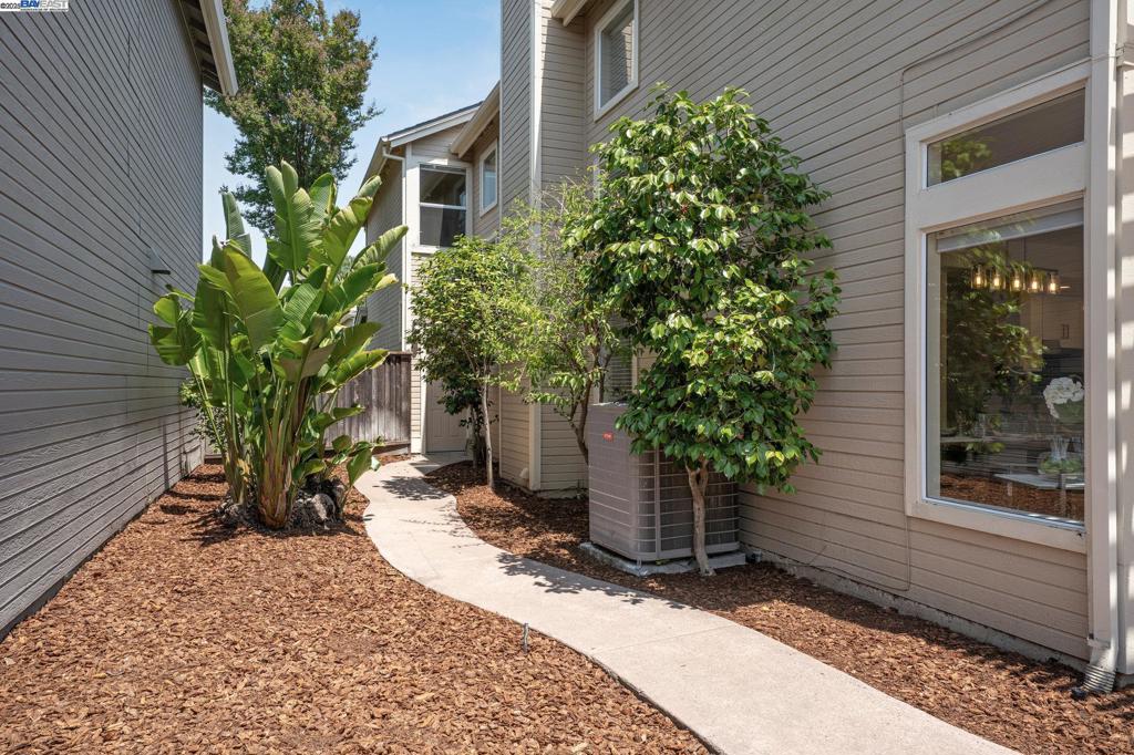 WESTAIRE MANOR - Residential