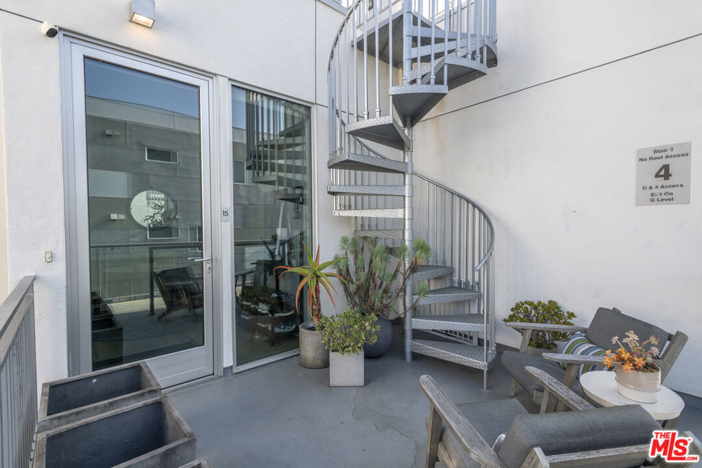 1345 Havenhurst Drive 15