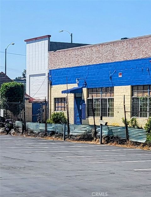 Tiny photo for 3201 W Manchester Boulevard, Inglewood, CA 90305 (MLS # SB25086672)