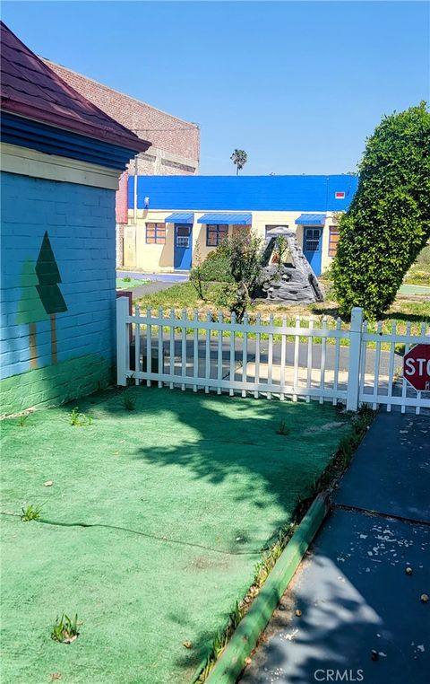 Tiny photo for 3201 W Manchester Boulevard, Inglewood, CA 90305 (MLS # SB25086672)
