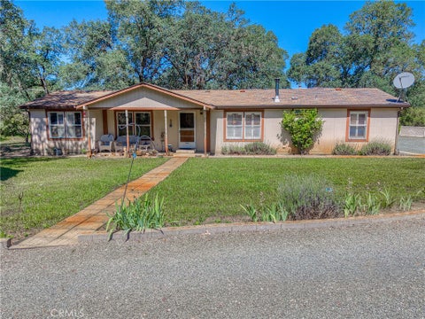 Photo of 1450 Oak Hill Court, Lakeport, CA 95453 (MLS # LC26125555)
