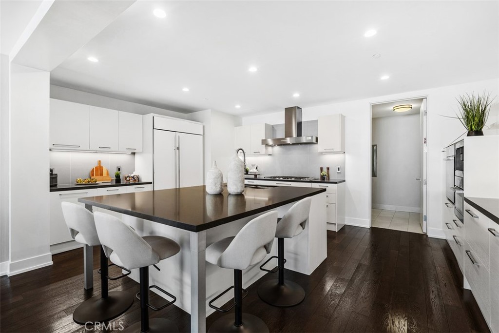 Properties 3 432 N Oakhurst Dr 503