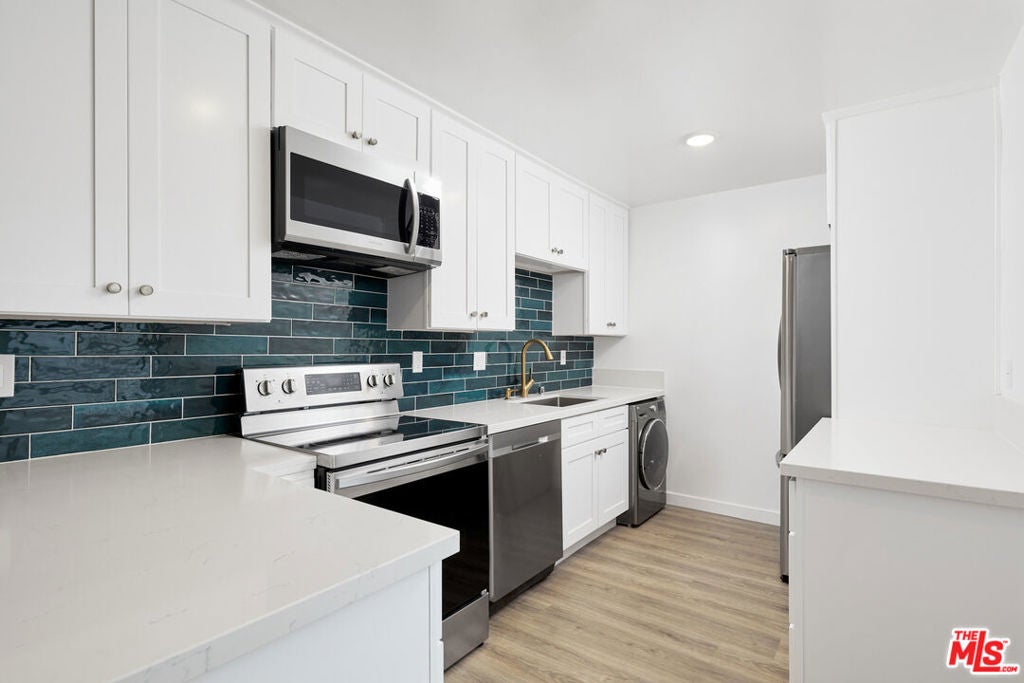305 San Vicente Boulevard 209