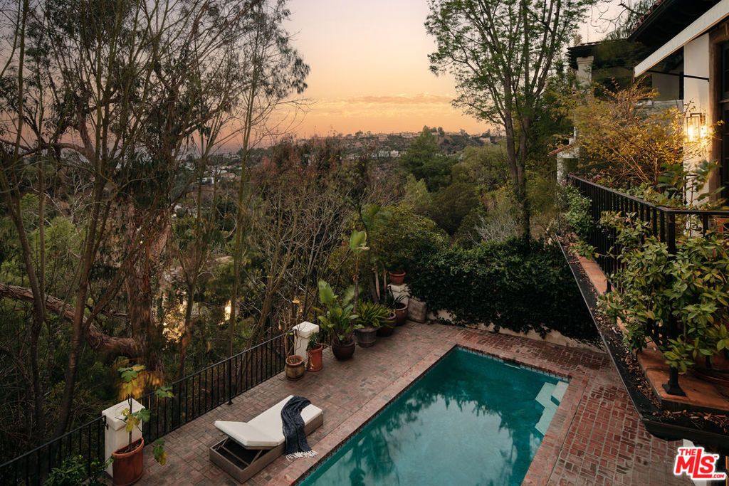 listing image 130721903049848855157