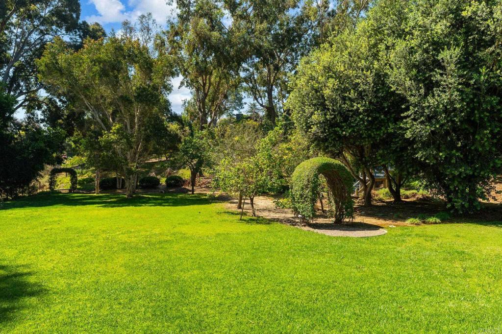 4557 Vista De La Tierra