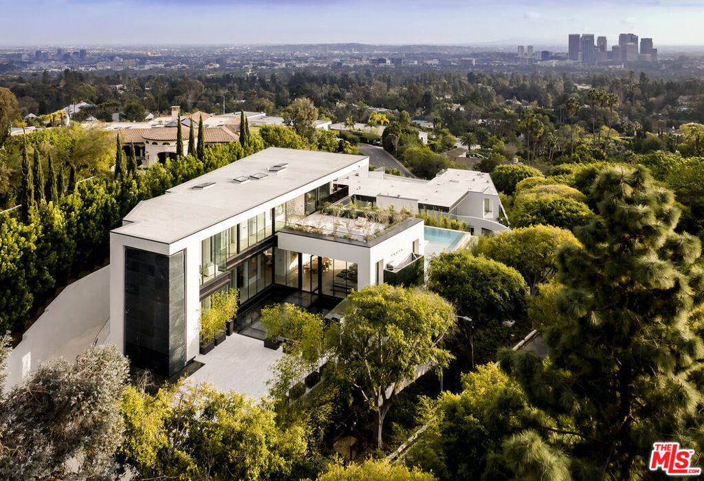 Photo of 1210 Laurel Way, Beverly Hills, CA 90210 (MLS # 26643465)