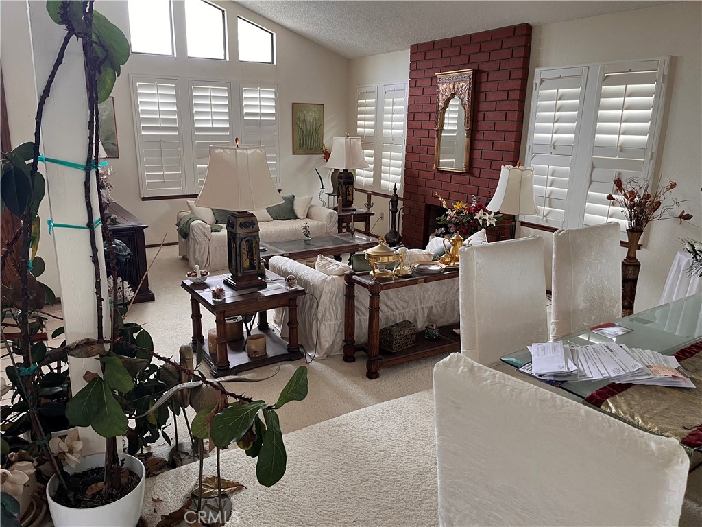 2733 N. Vista Knoll Road