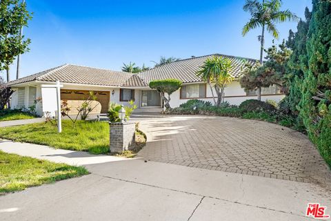 Photo of 6424 Shenandoah Avenue, Los Angeles, CA 90056 (MLS # 26654753)