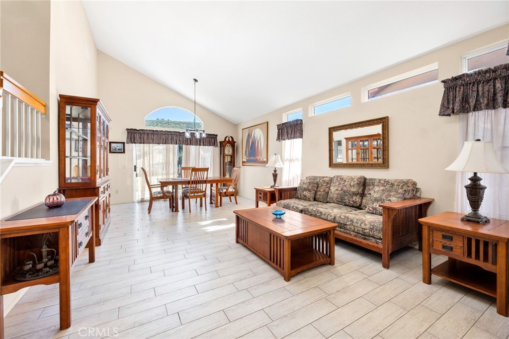 25300 Corte Sombrero