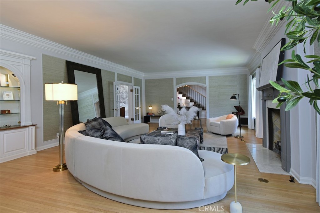 Properties 4 5005 Los Feliz Boulevard