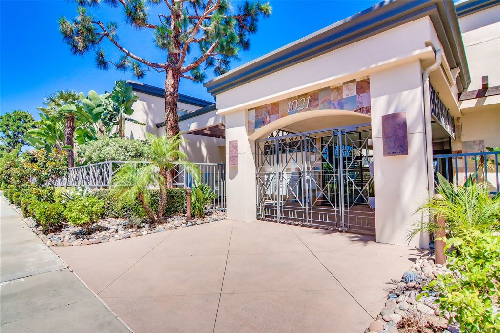 listing image 130728679320497842447