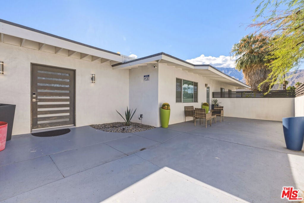 1055 E Racquet Club Road