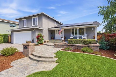 Photo of 807 Colleen Drive, San Jose, CA 95123 (MLS # ML82040687)