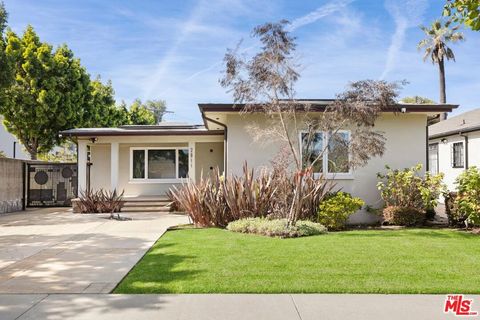 Photo of 2011 Stearns Drive, Los Angeles, CA 90034 (MLS # 26663505)
